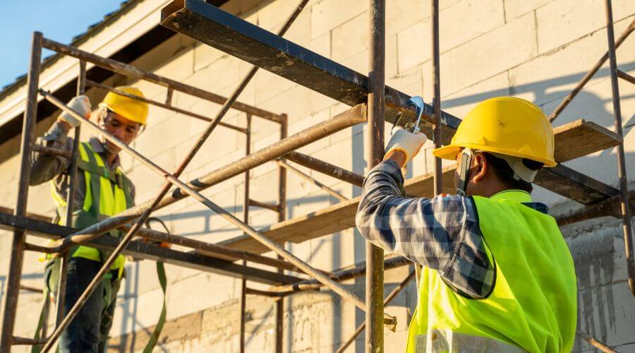 Professional gutter cleaning in Dumont, IA
